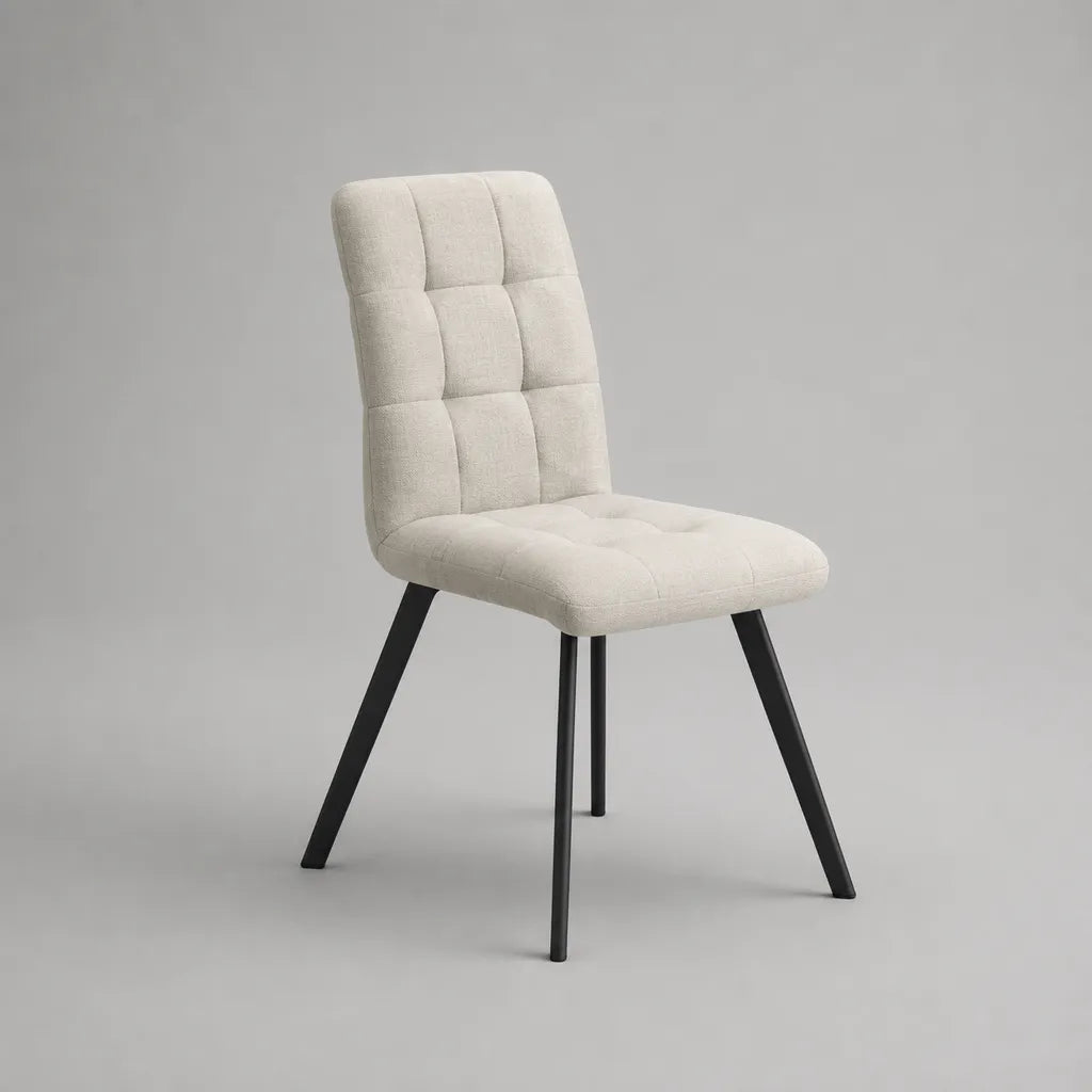 Chaise de salle à manger rembourrée en tissu beige avec pieds en métal noir, 47 × 58 × 87 cm